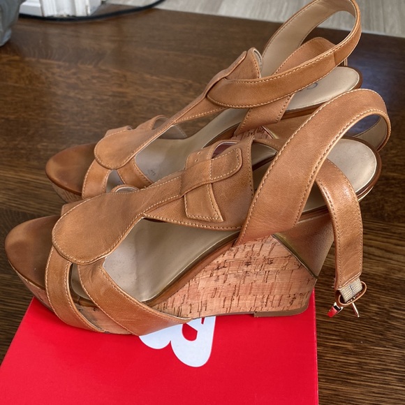 Guess wedge sandles - Picture 2 of 9